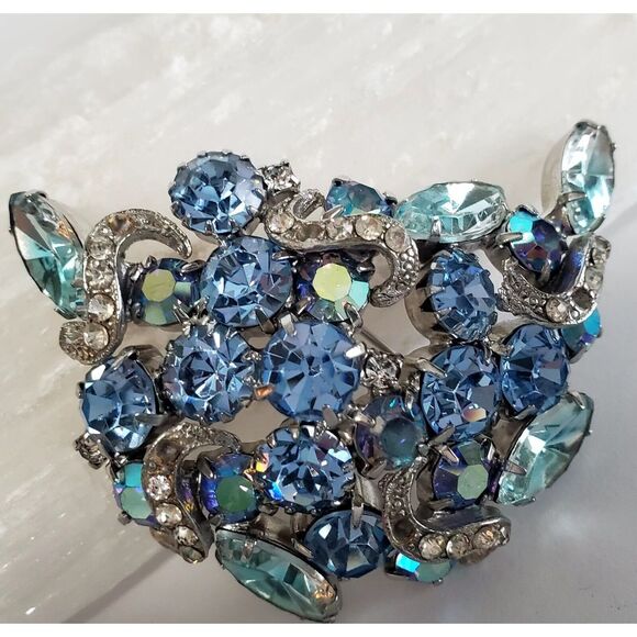 VTG Aurora Borealis Brooch Pin Powder Blue Rhinestones & Crystals Glowing Silver - Picture 8 of 16